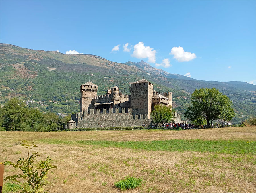 castello-fenis-aosta